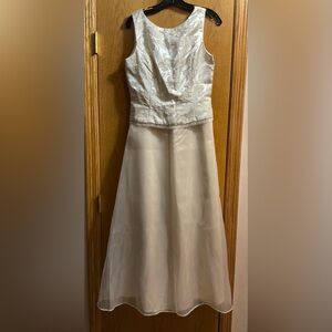 Vintage Women’s Scott McClintock Elegant Champagne Sleeveless Dress with Scarf